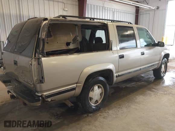 1999 Chevrolet Suburban с VIN 3GNFK16R1XG121133, выставлен на аукционе IAAI как лот 42787543 с пробегом 328 924 миль миль и . История ставок и продаж доступна на DreamBid. Изображение 4.
