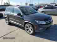 2015 Volkswagen Tiguan SEL z VIN WVGBV7AX1FW504346, wystawiony jako Copart lot #85332635 z przebiegiem 89 744 mil mil oraz Szkoda całkowita • Salvage title. Historia ofert i sprzedaży dostępna na DreamBid. Obrazek 4.