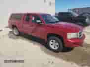 2008 Dodge Dakota SLT с VIN 1D7HW42N28S543020, выставлен на аукционе Copart как лот 80468895 с пробегом 118 195 миль миль и На запчасти • Non repairable. История ставок и продаж доступна на DreamBid. Изображение 4.