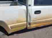 2001 Chevrolet Silverado 1500HD LS z VIN 1GCGC13U61F172302, wystawiony jako IAAI lot #41764662 z przebiegiem 218 807 mil mil oraz . Historia ofert i sprzedaży dostępna na DreamBid. Obrazek 12.