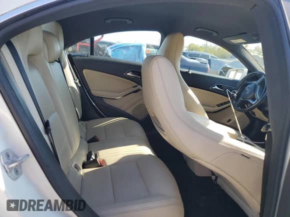 2014 Mercedes-Benz CLA 250 с VIN WDDSJ4EB4EN033364, выставлен на аукционе Copart как лот 86521945 с пробегом 78 902 миль миль и Списание • Salvage title. История ставок и продаж доступна на DreamBid. Изображение 10.