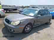 2004 Hyundai Sonata z VIN KMHWF25SX4A033243, wystawiony jako IAAI lot #42610903 z przebiegiem 162 967 mil mil oraz . Historia ofert i sprzedaży dostępna na DreamBid. Obrazek 17.