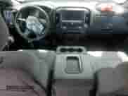2019 Chevrolet Silverado 2500HD Work Truck z VIN 1GC1KREG9KF155249, wystawiony jako Copart lot #64574945 z przebiegiem 125 038 mil mil oraz Szkoda całkowita • Salvage title. Historia ofert i sprzedaży dostępna na DreamBid. Obrazek 8.
