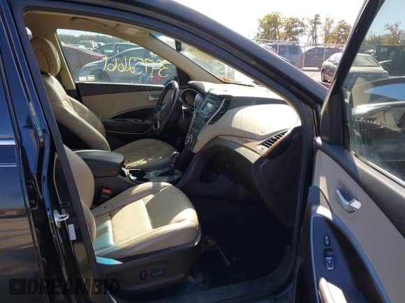 2013 Hyundai Santa Fe Sport with VIN 5XYZU3LA2DG114132, listed as a IAAI auction lot 39752661 with Not provided miles and . Bid and sale history available at DreamBid. Image 5.