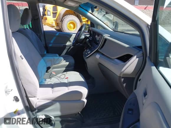 2017 Toyota Sienna L with VIN 5TDZZ3DC3HS876816, listed as a IAAI auction lot 43263762 with 320,591 mi miles and . Bid and sale history available at DreamBid. Image 5.
