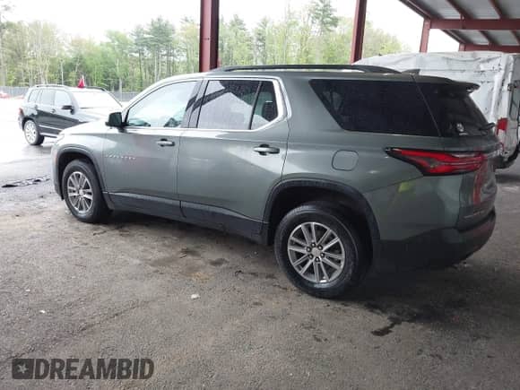 2022 Chevrolet Traverse LT Cloth z VIN 1GNEVGKW5NJ133220, wystawiony jako IAAI lot #42224191 z przebiegiem 97 309 mil mil oraz . Historia ofert i sprzedaży dostępna na DreamBid. Obrazek 3.