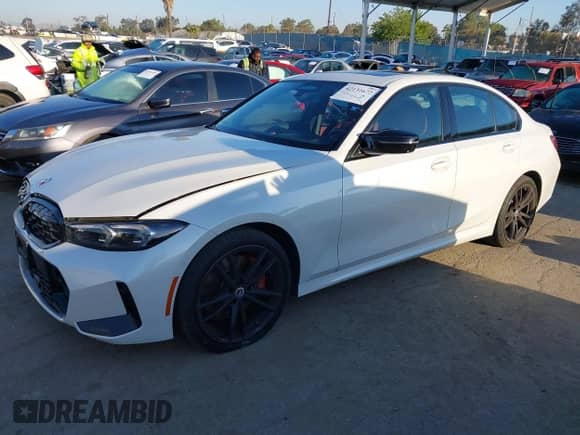 2023 BMW 3 Series M340i xDrive z VIN 3MW49FF09P8C88244, wystawiony jako IAAI lot #42131672 z przebiegiem 23 330 mil mil oraz . Historia ofert i sprzedaży dostępna na DreamBid. Obrazek 2.