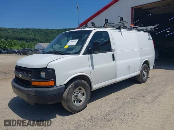 2016 Chevrolet Express Cargo z VIN 1GCWGAFF1G1297856, wystawiony jako IAAI lot #42540588 z przebiegiem 170 515 mil mil oraz . Historia ofert i sprzedaży dostępna na DreamBid. Obrazek 2.