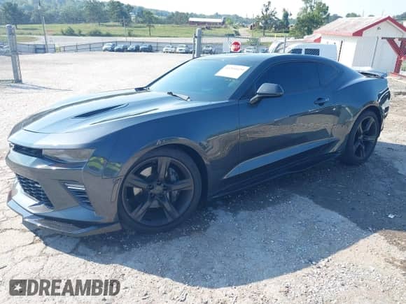 2018 Chevrolet Camaro 2SS z VIN 1G1FH1R78J0108224, wystawiony jako IAAI lot #43204029 z przebiegiem 28 372 mil mil oraz . Historia ofert i sprzedaży dostępna na DreamBid. Obrazek 2.
