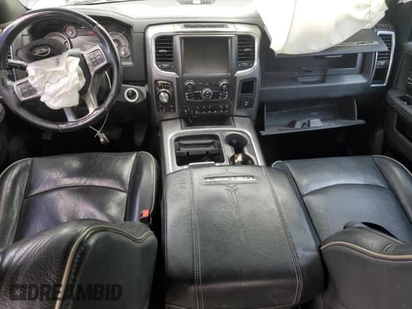 2017 Ram 1500 Limited z VIN 1C6RR7PTXHS592620, wystawiony jako Copart lot #84221385 z przebiegiem 264 428 mil mil oraz Szkoda całkowita • Salvage title. Historia ofert i sprzedaży dostępna na DreamBid. Obrazek 8.