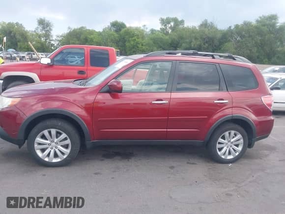 2012 Subaru Forester X Limited z VIN JF2SHBEC8CH455394, wystawiony jako IAAI lot #42730885 z przebiegiem 140 778 mil mil oraz . Historia ofert i sprzedaży dostępna na DreamBid. Obrazek 14.