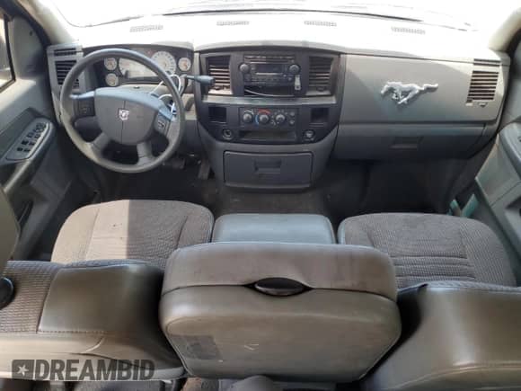 2008 Dodge 1500 ST z VIN 1D7HA18K38J204721, wystawiony jako Copart lot #54996045 z przebiegiem 156 055 mil mil oraz Szkoda całkowita • Salvage title. Historia ofert i sprzedaży dostępna na DreamBid. Obrazek 8.