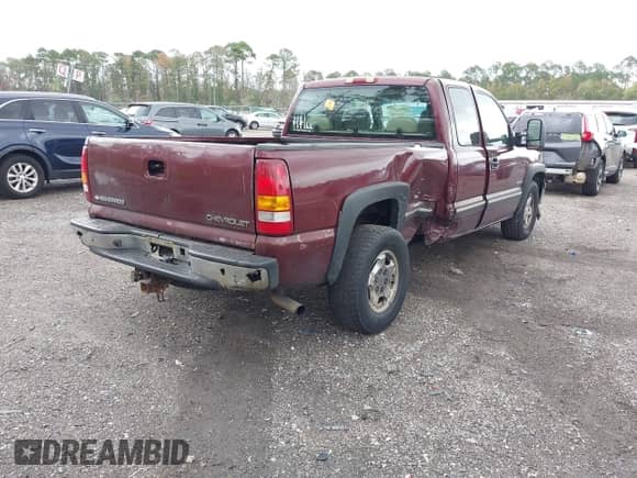 2002 Chevrolet Silverado 1500 LS with VIN 2GCEC19T221350852, listed as a IAAI auction lot 43544921 with 300,174 mi miles and . Bid and sale history available at DreamBid. Image 4.