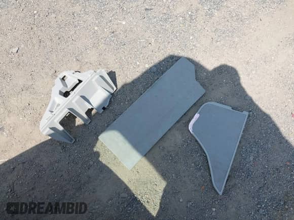 2015 Toyota Prius Four z VIN JTDKN3DU3F1951417, wystawiony jako IAAI lot #42640959 z przebiegiem 237 958 mil mil oraz . Historia ofert i sprzedaży dostępna na DreamBid. Obrazek 12.