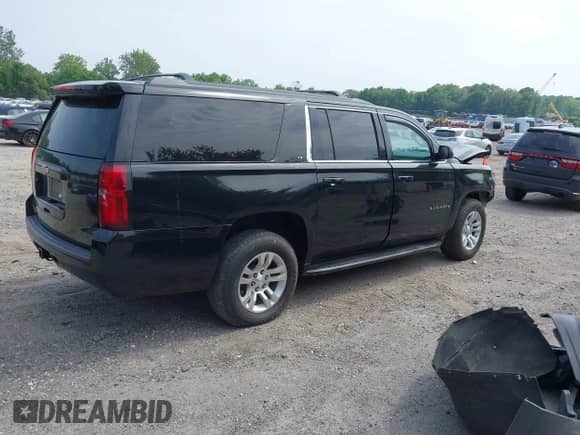 2015 Chevrolet Suburban LT с VIN 1GNSKJKC1FR166507, выставлен на аукционе IAAI как лот 42507923 с пробегом 214 061 миль миль и . История ставок и продаж доступна на DreamBid. Изображение 4.
