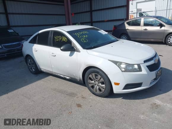 2014 Chevrolet Cruze LS z VIN 1G1PA5SH3E7147223, wystawiony jako IAAI lot #43079180 z przebiegiem 194 625 mil mil oraz . Historia ofert i sprzedaży dostępna na DreamBid. Obrazek 1.