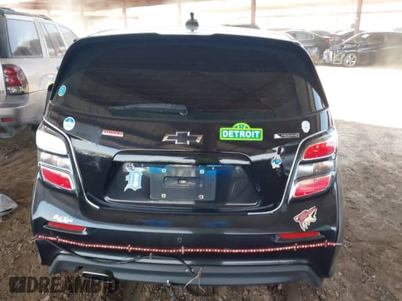 2018 Chevrolet Sonic Premier z VIN 1G1JF6SB1J4127282, wystawiony jako IAAI lot #42740961 z przebiegiem 84 338 mil mil oraz . Historia ofert i sprzedaży dostępna na DreamBid. Obrazek 16.