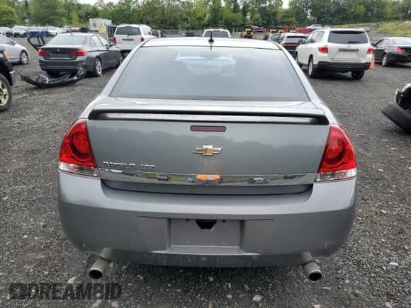 2007 Chevrolet Impala LTZ z VIN 2G1WU58R079360330, wystawiony jako Copart lot #71446495 z przebiegiem 133 176 mil mil oraz Czysty tytuł • Clean title. Historia ofert i sprzedaży dostępna na DreamBid. Obrazek 6.