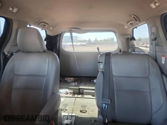 2015 Toyota Sienna XLE Premium с VIN 5TDYK3DC7FS683324, выставлен на аукционе Copart как лот 89852795 с пробегом 112 185 миль миль и Списание • Salvage title. История ставок и продаж доступна на DreamBid. Изображение 10.