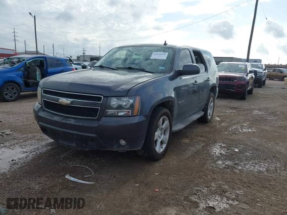 2010 Chevrolet Tahoe LT с VIN 1GNUCBE01AR282456, выставлен на аукционе IAAI как лот 42696291 с пробегом 156 435 миль миль и . История ставок и продаж доступна на DreamBid. Изображение 17.