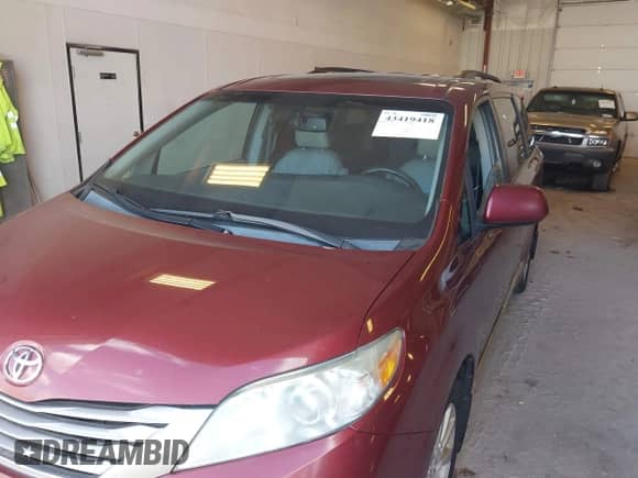2015 Toyota Sienna Limited with VIN 5TDDK3DC8FS123942, listed as a IAAI auction lot 43419418 with 253,218 mi miles and . Bid and sale history available at DreamBid. Image 6.