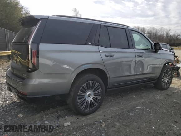2023 Cadillac Escalade 4WD Sport z VIN 1GYS4FKL4PR168750, wystawiony jako Copart lot #45422415 z przebiegiem Nie podano mil oraz Szkoda całkowita • Salvage title. Historia ofert i sprzedaży dostępna na DreamBid. Obrazek 3.