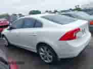 2013 Volvo S60 T6 R-Design Platinum с VIN YV1902FH5D2174408, выставлен на аукционе IAAI как лот 42684724 с пробегом 94 451 миль миль и . История ставок и продаж доступна на DreamBid. Изображение 14.