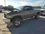 2000 Dodge 1500 z VIN 1B7HF13Z9YJ150874, wystawiony jako Copart lot #62714255 z przebiegiem 173 515 mil mil oraz Szkoda całkowita • Salvage title. Historia ofert i sprzedaży dostępna na DreamBid. Obrazek 1.