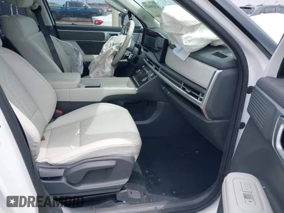 2025 Hyundai Santa Fe SEL with VIN 5NMP24GL9SH101377, listed as a IAAI auction lot 43038427 with 11,247 mi miles and . Bid and sale history available at DreamBid. Image 5.