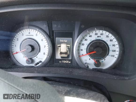 2015 Toyota Sienna SE with VIN 5TDXK3DC2FS621891, listed as a IAAI auction lot 42832318 with 110,420 mi miles and . Bid and sale history available at DreamBid. Image 7.