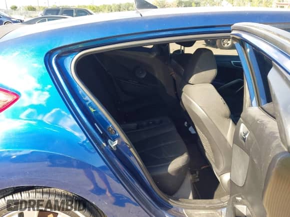 2016 Hyundai Veloster с VIN KMHTC6AD7GU285495, выставлен на аукционе IAAI как лот 43461787 с пробегом 152 557 миль миль и . История ставок и продаж доступна на DreamBid. Изображение 8.