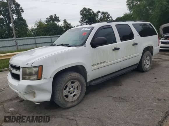 2008 Chevrolet Suburban 3LT с VIN 1GNFC16J98J220502, выставлен на аукционе Copart как лот 70514685 с пробегом 195 528 миль миль и Списание • Salvage title. История ставок и продаж доступна на DreamBid. Изображение 1.