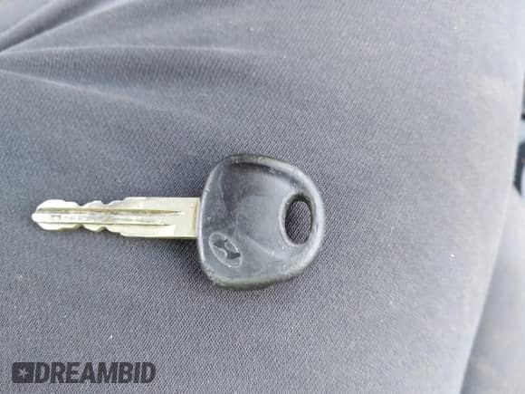 2010 Hyundai Accent GS z VIN KMHCM3AC6AU149904, wystawiony jako IAAI lot #42637800 z przebiegiem 191 818 mil mil oraz . Historia ofert i sprzedaży dostępna na DreamBid. Obrazek 11.