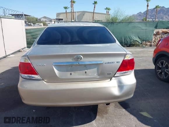 2005 Toyota Camry LE with VIN 4T1BF30K85U609522, listed as a IAAI auction lot 42965085 with 164,975 mi miles and . Bid and sale history available at DreamBid. Image 14.