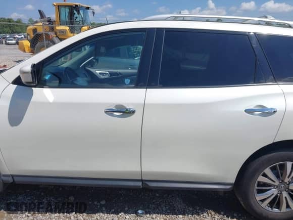 2018 Nissan Pathfinder SL with VIN 5N1DR2MN0JC649253, listed as a IAAI auction lot 42669381 with 162,079 mi miles and . Bid and sale history available at DreamBid. Image 15.