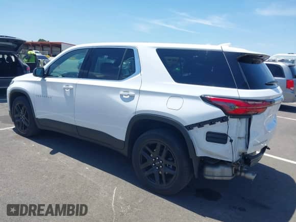 2022 Chevrolet Traverse LS z VIN 1GNEVFKW3NJ179834, wystawiony jako IAAI lot #42368999 z przebiegiem 37 045 mil mil oraz . Historia ofert i sprzedaży dostępna na DreamBid. Obrazek 3.