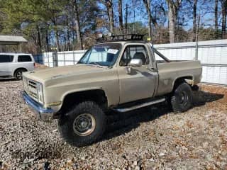 1978 Chevrolet Silverado 1500 z VIN CKL148F383379, wystawiony jako Copart lot #85722084 z przebiegiem 44 452 mil mil oraz Szkoda całkowita • Salvage title. Historia ofert i sprzedaży dostępna na DreamBid. Obrazek 1.