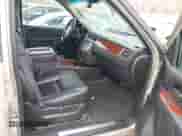 2013 Chevrolet Tahoe LTZ с VIN 1GNSCCE03DR127957, выставлен на аукционе IAAI как лот 41499268 с пробегом 64 292 миль миль и . История ставок и продаж доступна на DreamBid. Изображение 5.