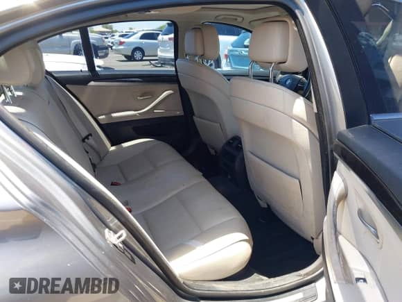 2013 BMW 5 Series 535i с VIN WBAFR7C58DC823194, выставлен на аукционе IAAI как лот 42598372 с пробегом 131 090 миль миль и . История ставок и продаж доступна на DreamBid. Изображение 8.