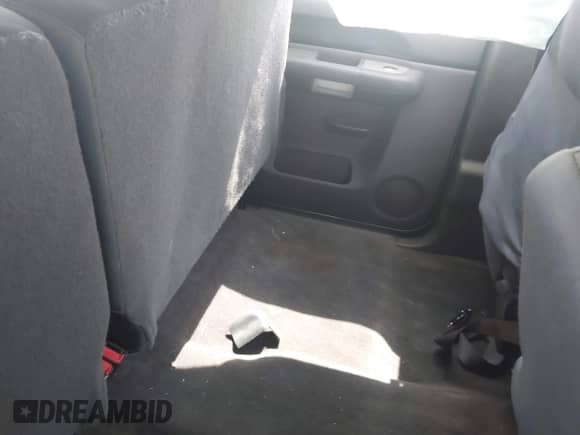 2013 Chevrolet Silverado 1500 LS z VIN 3GCPCREA7DG311647, wystawiony jako IAAI lot #42787890 z przebiegiem 147 389 mil mil oraz . Historia ofert i sprzedaży dostępna na DreamBid. Obrazek 8.