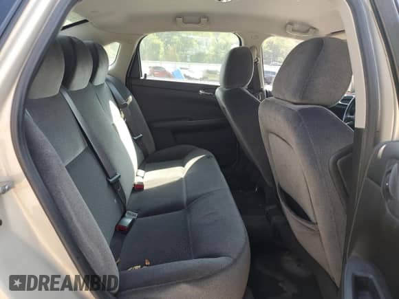 2011 Chevrolet Impala LT Fleet z VIN 2G1WG5EK1B1118359, wystawiony jako Copart lot #67839895 z przebiegiem Nie podano mil oraz Szkoda całkowita • Salvage title. Historia ofert i sprzedaży dostępna na DreamBid. Obrazek 10.