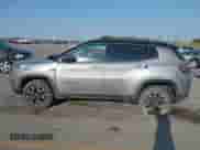 2019 Jeep Compass Trailhawk with VIN 3C4NJDDB2KT722257, listed as a IAAI auction lot 43191333 with 111,975 mi miles and . Bid and sale history available at DreamBid. Image 14.