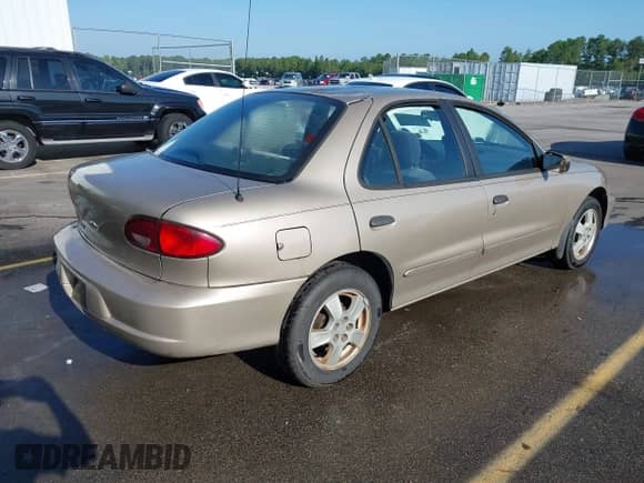 2002 Chevrolet Cavalier LS с VIN 1G1JF524727490987, выставлен на аукционе IAAI как лот 42723661 с пробегом 131 237 миль миль и . История ставок и продаж доступна на DreamBid. Изображение 4.