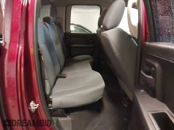 2019 Ram 1500 Express z VIN 1C6RR7FT0KS546772, wystawiony jako IAAI lot #41649866 z przebiegiem 144 985 mil mil oraz . Historia ofert i sprzedaży dostępna na DreamBid. Obrazek 8.