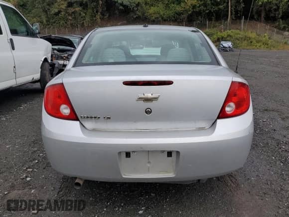 2009 Chevrolet Cobalt LS z VIN 1G1AS58H897211465, wystawiony jako Copart lot #84276775 z przebiegiem 130 510 mil mil oraz Szkoda całkowita • Salvage title. Historia ofert i sprzedaży dostępna na DreamBid. Obrazek 6.