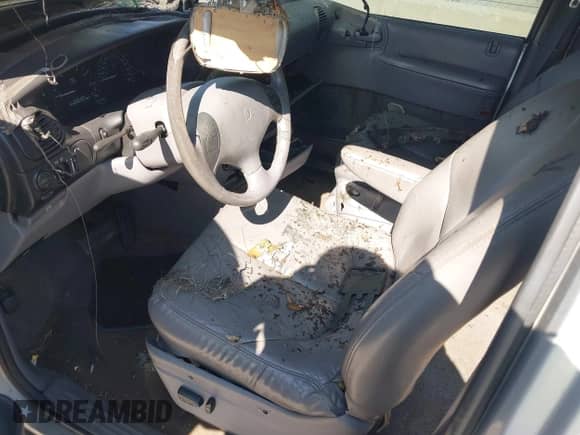 2000 Dodge Caravan ES with VIN 1B4GP74L1YB516789, listed as a IAAI auction lot 42433252 with Not provided miles and . Bid and sale history available at DreamBid. Image 13.