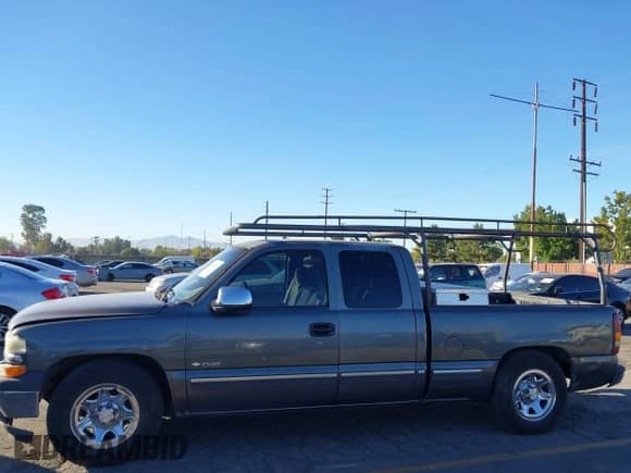 2002 Chevrolet Silverado 1500 LS with VIN 2GCEC19T221179732, listed as a IAAI auction lot 43563008 with 163,536 mi miles and . Bid and sale history available at DreamBid. Image 14.