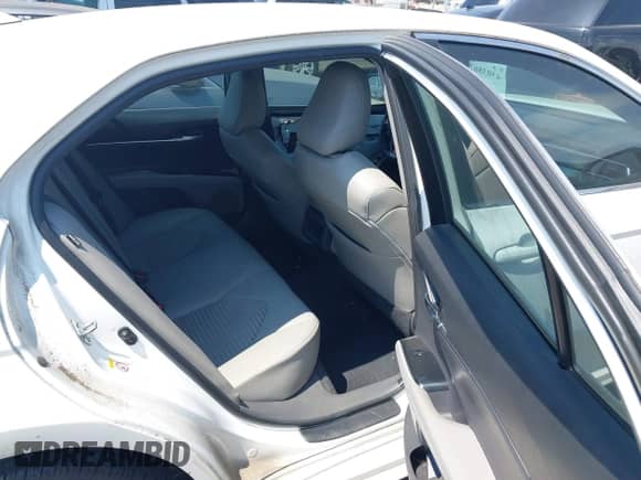 2018 Toyota Camry SE with VIN 4T1B11HK8JU026420, listed as a IAAI auction lot 43038626 with 114,080 mi miles and . Bid and sale history available at DreamBid. Image 8.