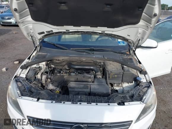 2014 Volvo S60 T5 с VIN YV1612FH2E2292076, выставлен на аукционе IAAI как лот 43317234 с пробегом 140 865 миль миль и . История ставок и продаж доступна на DreamBid. Изображение 10.