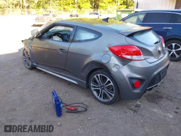 2016 Hyundai Veloster Turbo с VIN KMHTC6AE8GU273459, выставлен на аукционе IAAI как лот 43379586 с пробегом 55 839 миль миль и . История ставок и продаж доступна на DreamBid. Изображение 3.